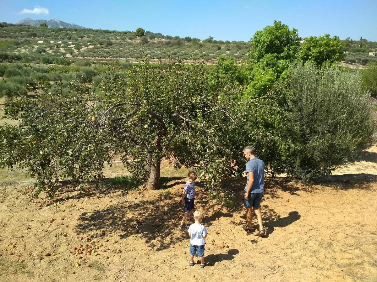 Country house Eden Garden Villa Near Knossos Skalanion